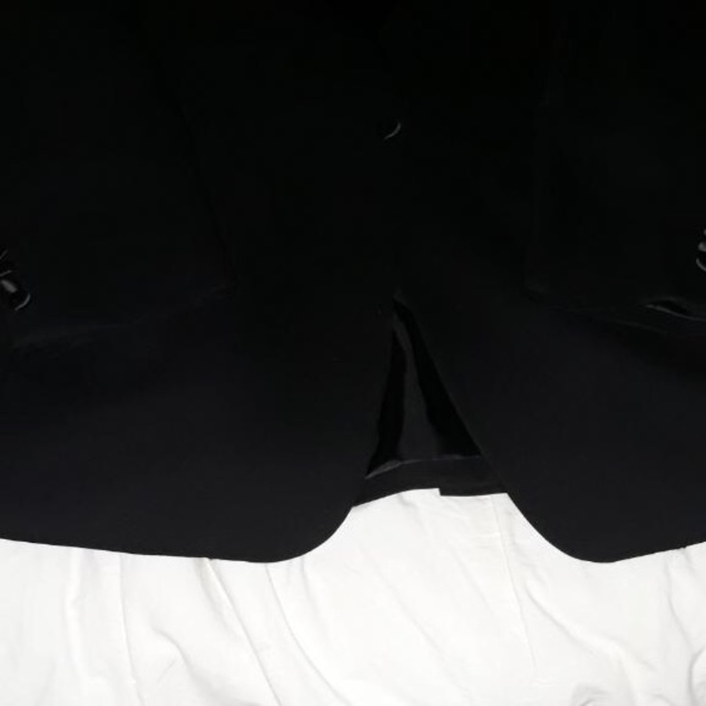 Full Tuxedo - Picture 2 of 3